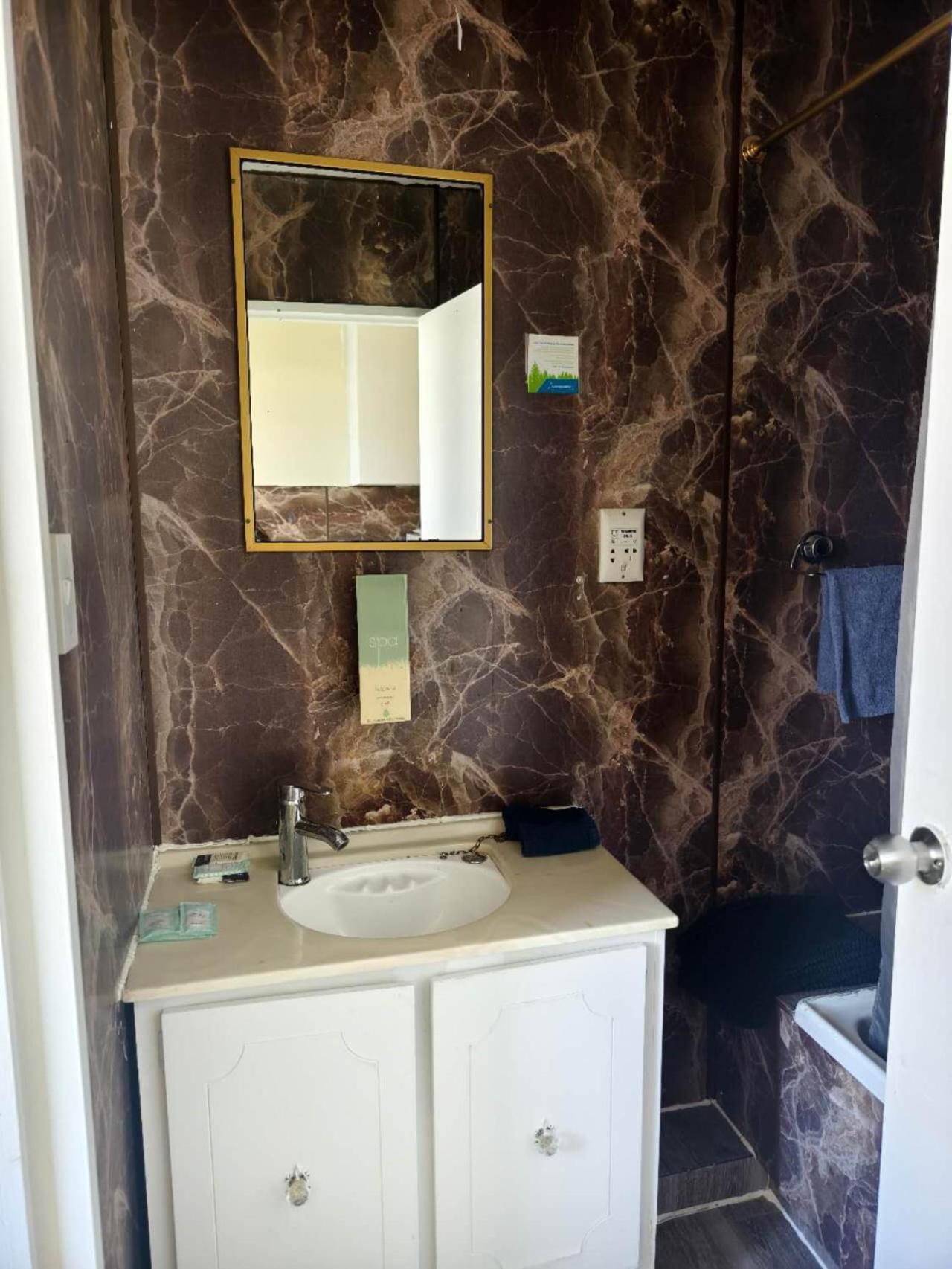 Ferry Motel Christchurch Bagian luar foto