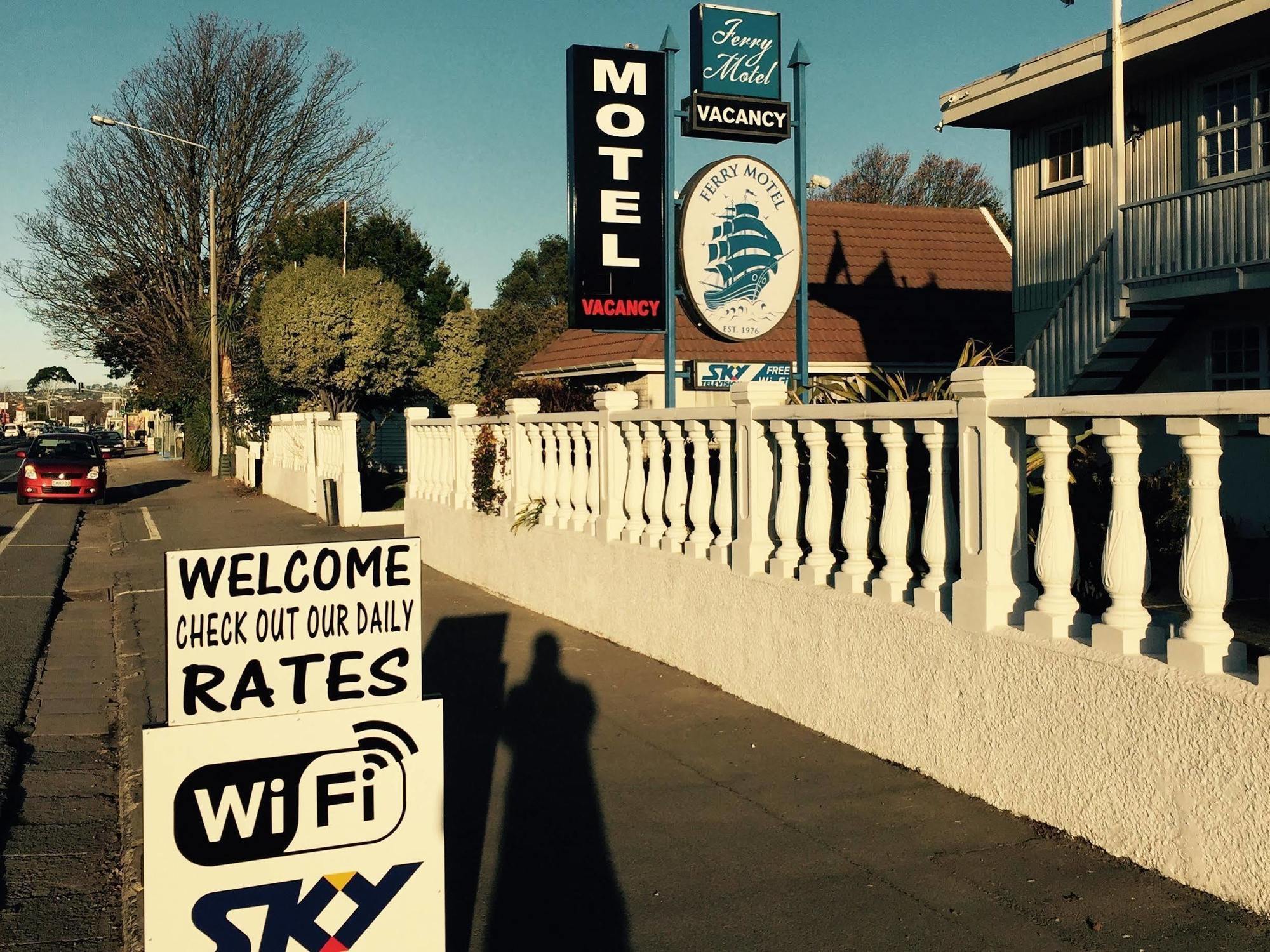 Ferry Motel Christchurch Bagian luar foto